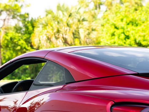 Used 2019 Ferrari Portofino RWD image 23