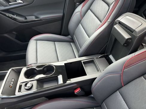 New 2026 Chevrolet Equinox RS w/ Convenience Package III FWD image 22