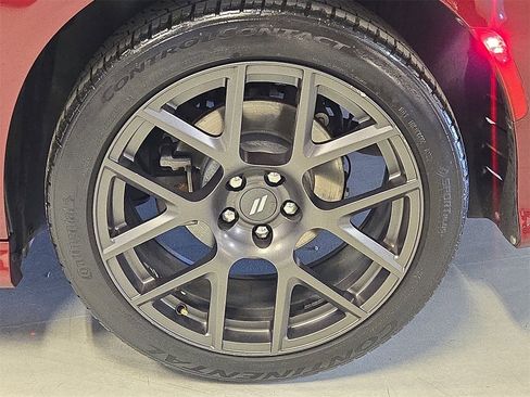 Used 2017 Dodge Charger R/T image 32