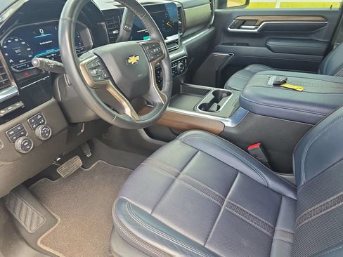 Used 2024 Chevrolet Silverado 2500 High Country w/ High Country Premium Package AWD/4WD image 16