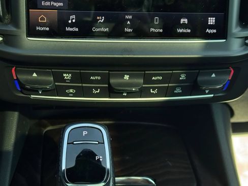 Certified 2022 Maserati Levante Modena AWD/4WD image 13