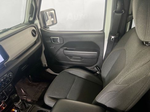 Used 2024 Jeep Wrangler Willys image 22