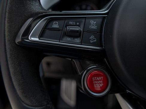 Used 2023 Alfa Romeo Stelvio Quadrifoglio image 46