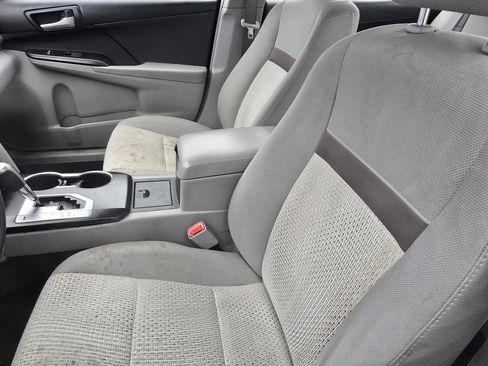 Used 2014 Toyota Camry LE image 20