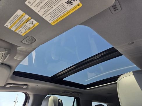 Certified 2019 Lincoln Navigator Reserve AWD/4WD image 12