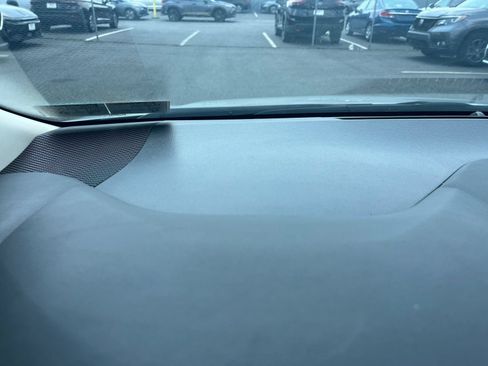 Used 2025 Toyota Corolla LE FWD image 33