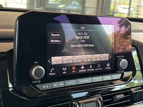 Used 2025 Nissan Pathfinder SV FWD image 20