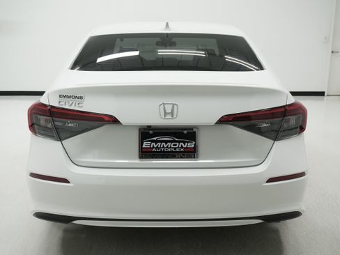Used 2023 Honda Civic EX image 5