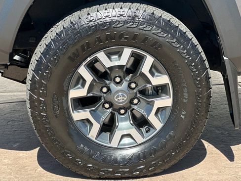 Certified 2023 Toyota Tacoma TRD Off-Road w/ Technology Package image 33