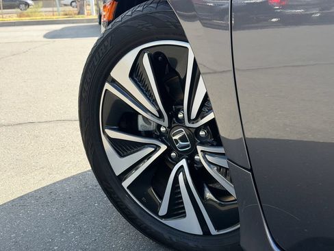 Used 2017 Honda Civic EX-T image 11