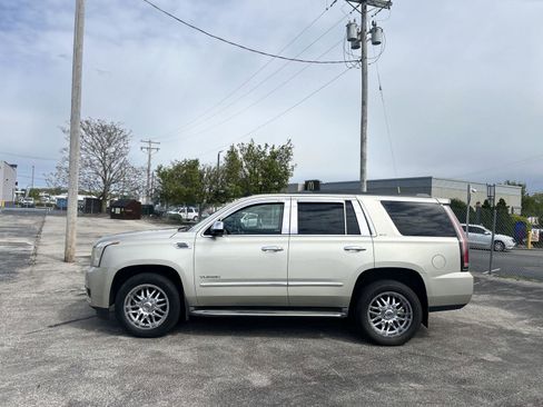 Used 2015 GMC Yukon SLT w/ Open Road Package AWD/4WD image 9