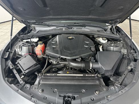 Used 2017 Chevrolet Camaro LT RWD image 29