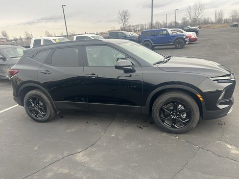 New 2025 Chevrolet Blazer LT w/ Convenience Package image 6