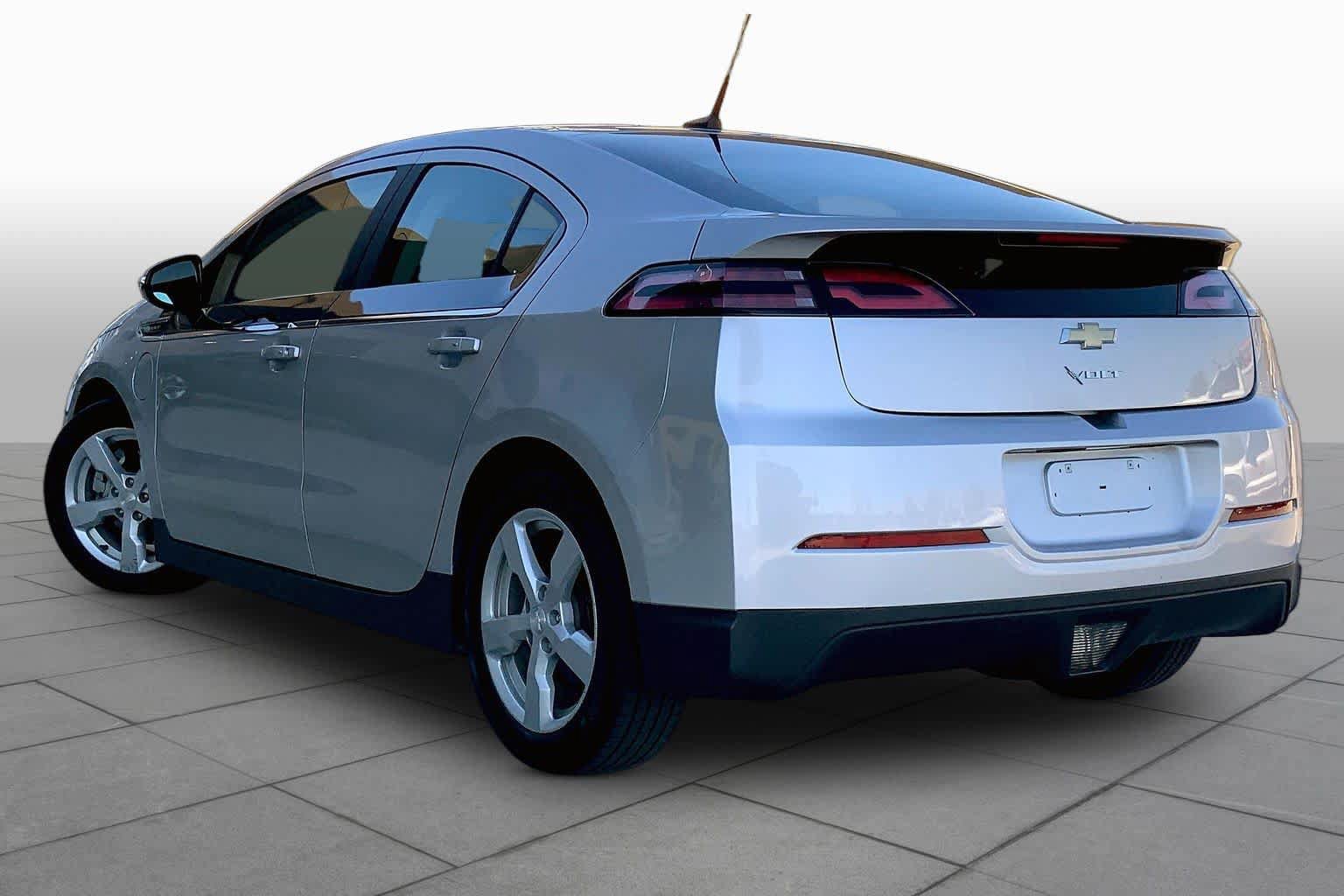 Used 2014 Chevrolet Volt FWD image 11