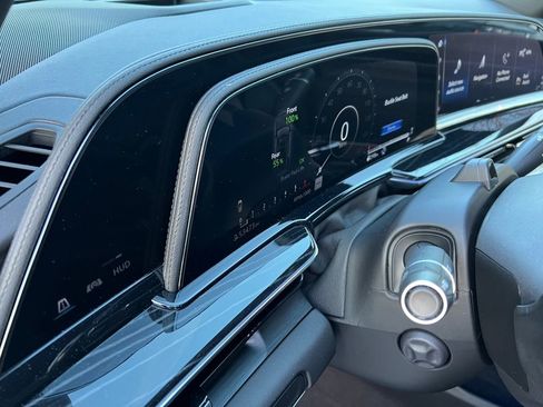 Used 2024 Cadillac Escalade ESV Sport image 25