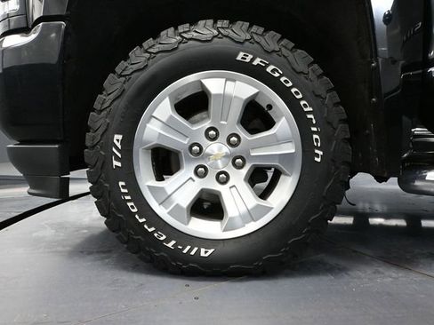 Used 2016 Chevrolet Silverado 1500 LTZ Z71 w/ LTZ Plus Package AWD/4WD image 16