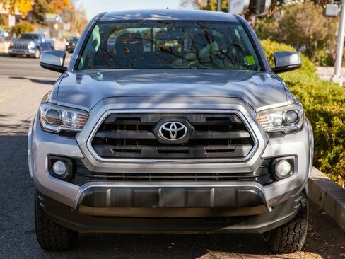 Used 2016 Toyota Tacoma SR5 image 3