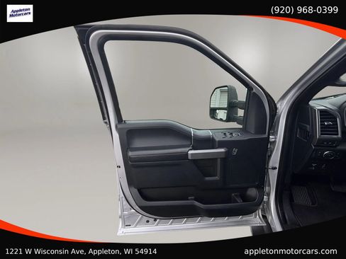 Used 2018 Ford F150 XLT w/ Equipment Group 302A Luxury AWD/4WD image 25