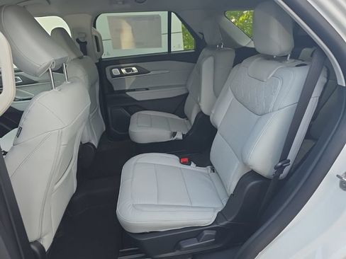 New 2026 Ford Explorer Platinum w/ LUX Leather Package AWD/4WD image 28