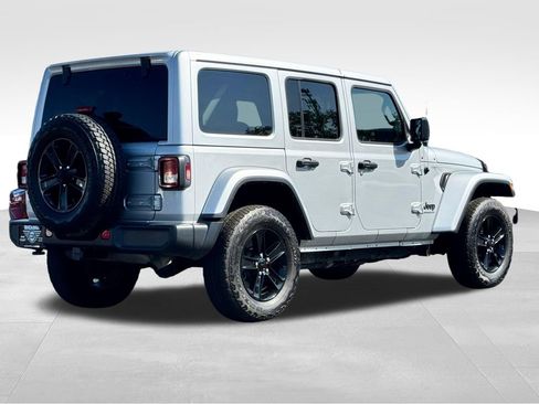 Used 2023 Jeep Wrangler Unlimited Sahara AWD/4WD image 7