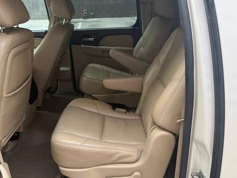 Used 2013 GMC Yukon XL Denali RWD image 12