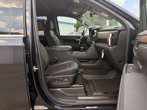 Used 2025 GMC Sierra 1500 Denali w/ Technology Package AWD/4WD image 59