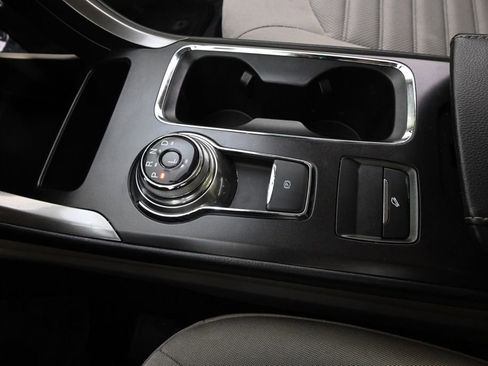 Used 2017 Ford Fusion SE image 31