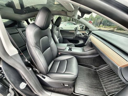 Used 2024 Tesla Model Y Long Range RWD image 22