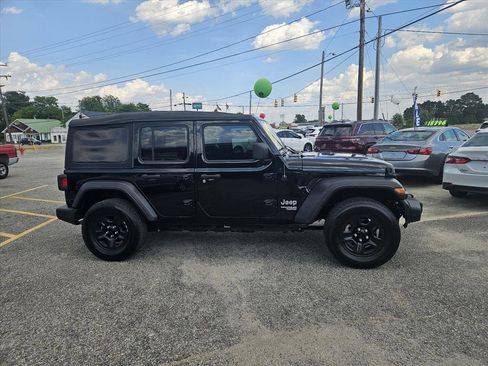 Used 2021 Jeep Wrangler Unlimited Sport AWD/4WD image 2