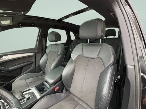 Used 2018 Audi SQ5 Premium Plus w/ Navigation Package image 26