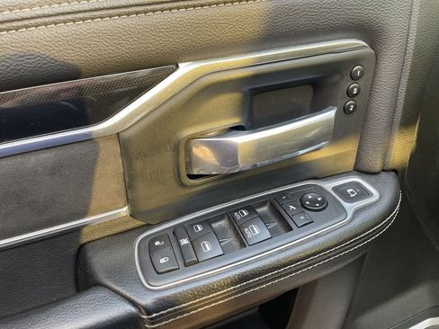 Used 2019 RAM 2500 Laramie w/ Night Edition image 39