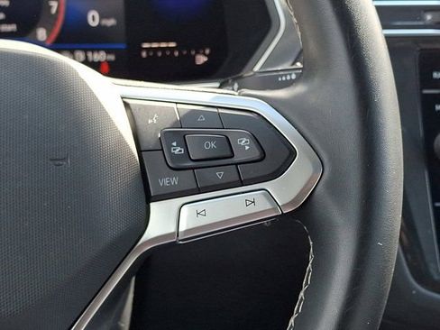 Certified 2022 Volkswagen Tiguan SE w/ Panoramic Sunroof Package AWD/4WD image 27