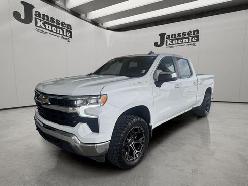 Used 2023 Chevrolet Silverado 1500 LT w/ Protection Package AWD/4WD image 5