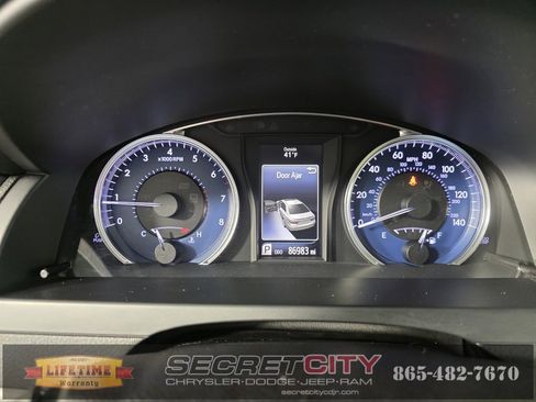 Used 2016 Toyota Camry XLE image 18