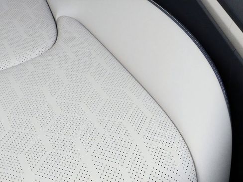 New 2026 Kia Carnival EX image 24