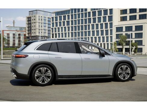 New 2026 Mercedes-Benz EQS 400 4MATIC SUV image 18