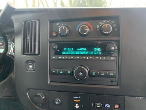 Used 2024 Chevrolet Express 2500 w/ Driver Convenience Package image 33