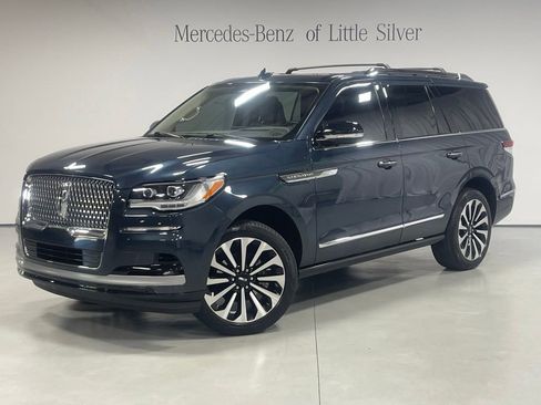 Used 2022 Lincoln Navigator Reserve AWD/4WD image 1