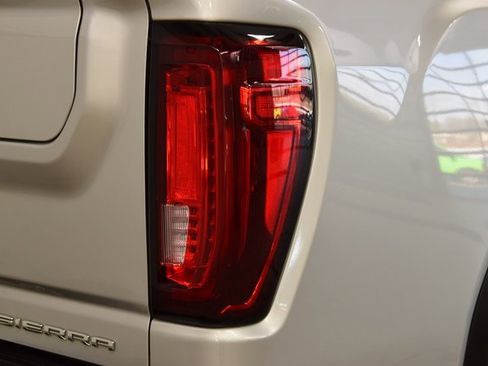 Used 2023 GMC Sierra 2500 Denali w/ Denali Ultimate Package image 22