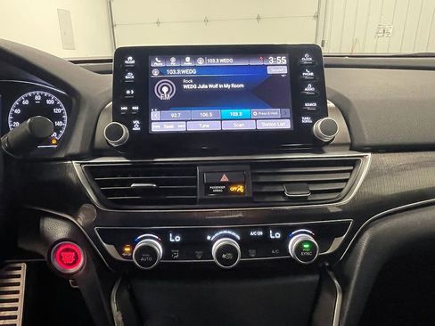 Used 2018 Honda Accord Sport image 31