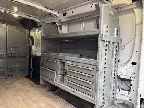 Used 2016 Ford Transit 250 130 Low Roof RWD image 10