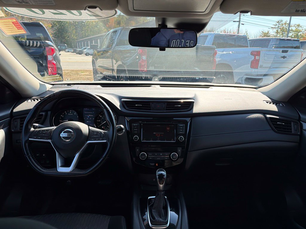 Used 2020 Nissan Rogue SV AWD/4WD image 11
