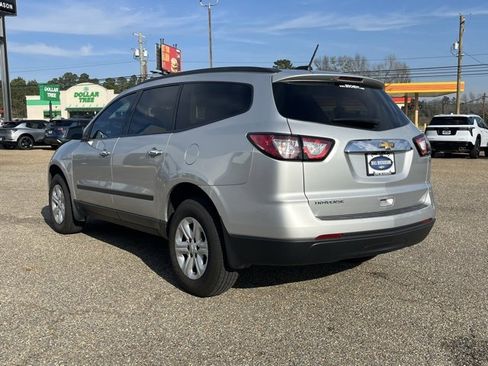 Used 2017 Chevrolet Traverse LS image 5