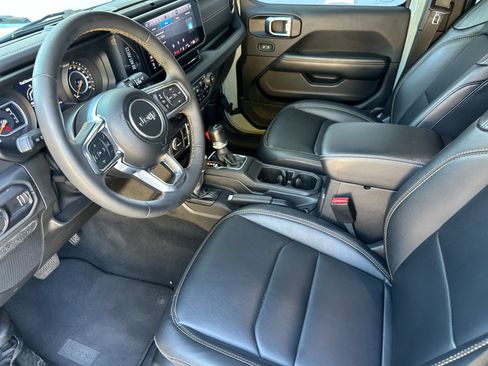 Used 2024 Jeep Wrangler Unlimited Sahara w/ Safety Group AWD/4WD image 10