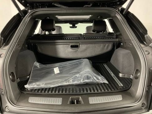 Used 2025 Cadillac XT5 Premium Luxury w/ Technology Package image 32