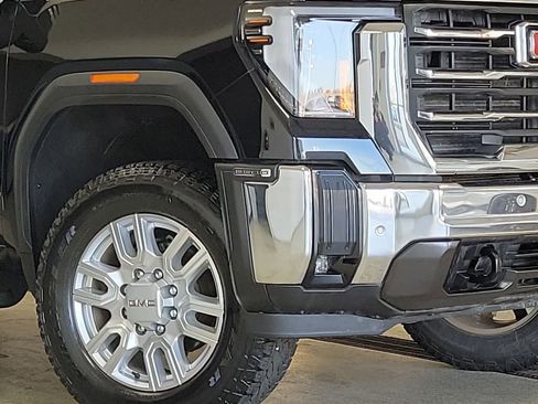 Used 2024 GMC Sierra 2500 SLT w/ Texas SLT Premium Package AWD/4WD image 3