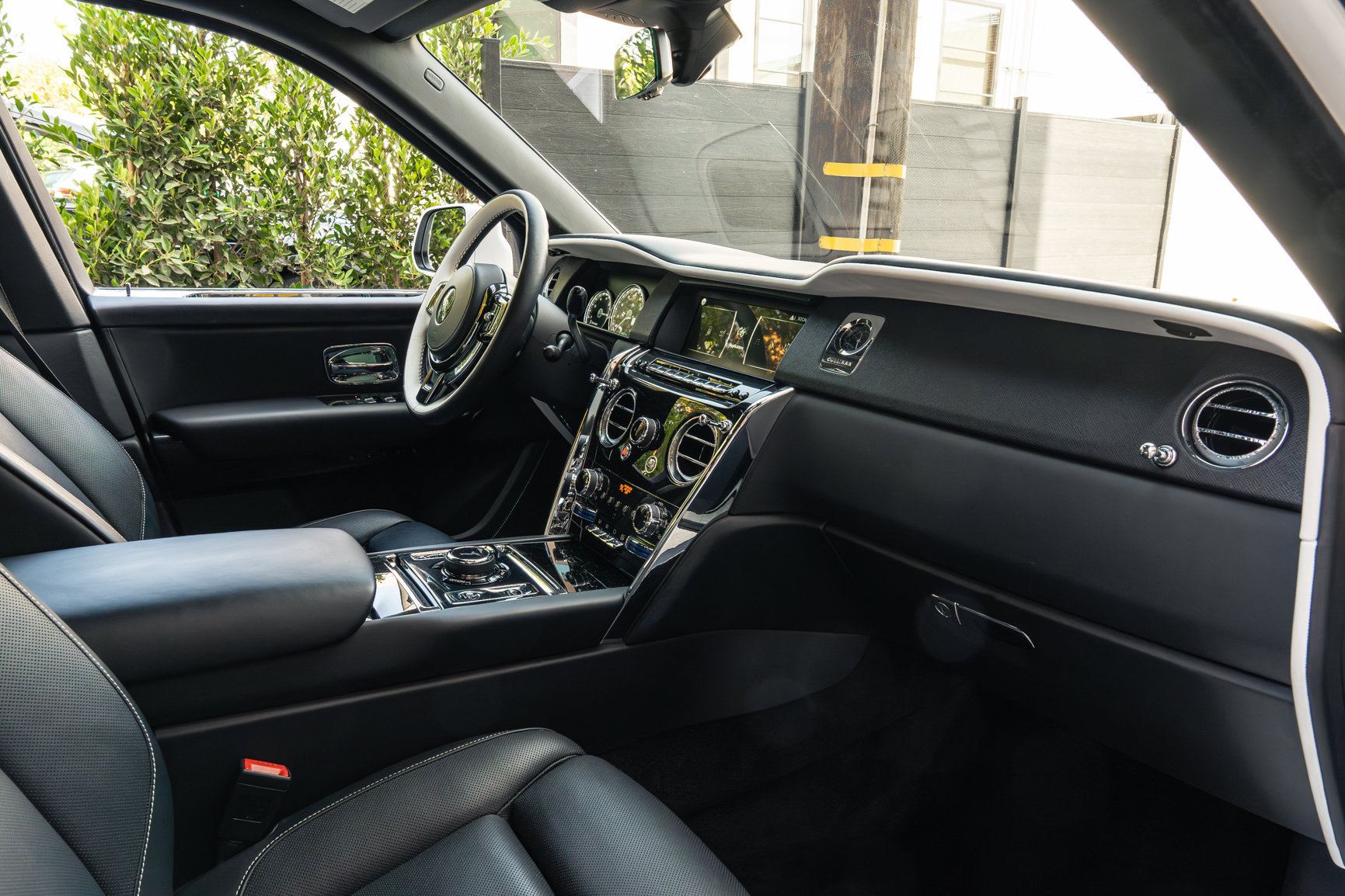 Used 2023 Rolls-Royce Cullinan w/ Technology Package AWD/4WD image 47