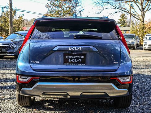 Certified 2025 Kia Niro SX Touring image 5