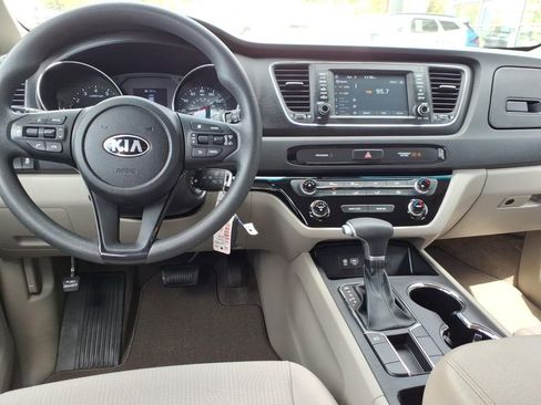 Used 2020 Kia Sedona LX image 13