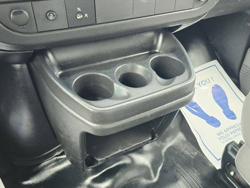 Used 2014 Chevrolet Express 2500 RWD image 20